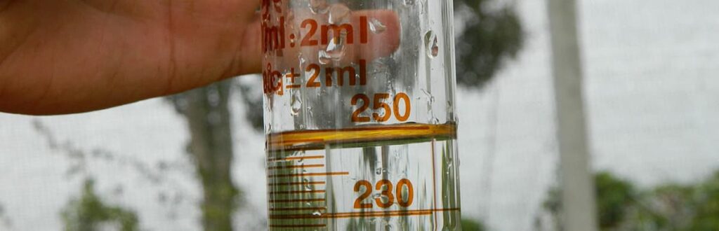 Close up image of water sampling container